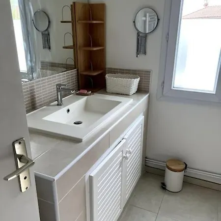 Jolie Maison T4 Avec Piscine Et Climatisation